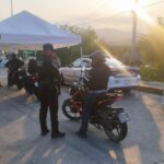 Continúan las acciones del operativo interinstitucional de seguridad y atención vial ante la llegada masiva de motociclistas al puerto de Acapulco.