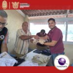El director general, el Lic. Arturo Salinas Sandoval entrega de uniformes a nuestros inspectores.