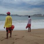Mar de Fondo mantiene en alerta a guardavidas en playas de Acapulco
