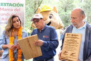 SEMAREN fortalece la conservación de la biodiversidad con la entrega de dos certificados de Áreas Destinadas Voluntariamente a la Conservación