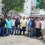 El director general, el Lic. Arturo Salinas Sandoval, se reunió con transportistas de Tlapa de Comonfort.
