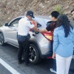 Como parte del Operativo Verano 2026, personal de Tránsito Estatal realiza recorridos de seguridad y prevención sobre la carretera federal México–Acapulco.