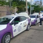 Por instrucción del director general, el Lic. Arturo Salinas Sandoval, se realiza el pase de revista mensual a los taxis violeta de la Región Centro.