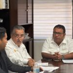 Gobierno del estado atiende habitantes de Metlatonoc  para mejorar su infraestructura carretera 