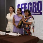 Evelyn Salgado recibe reconocimiento del SEEGRO por Calidad Legislativa