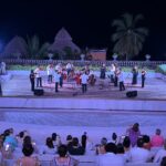 Disfrutan mujeres empresarias turísticas Recital de Cuerdas de la Orquesta Filarmónica de Acapulco.